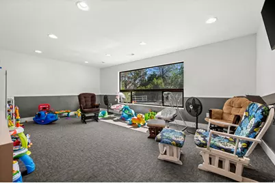166 E 10600 S, Sandy, UT 84070 - Photo 5
