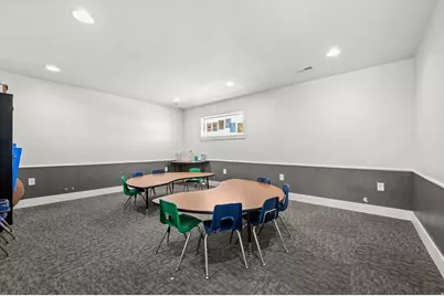166 E 10600 S, Sandy, UT 84070 - Photo 9