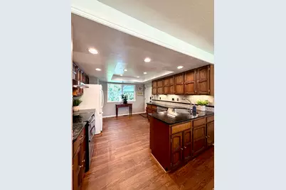 1087 E Oxford Dr, Kaysville, UT 84037 - Photo 17
