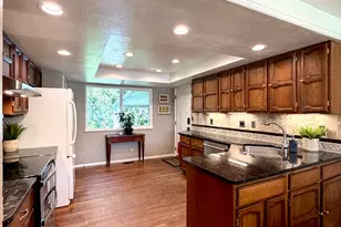 1087 E Oxford Dr, Kaysville, UT 84037 - Photo 17