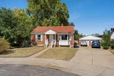 121 Ross Dr, Clearfield, UT 84015 - Photo 3