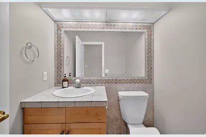 2217 W Kensington Park Dr, West Jordan, UT 84088 - Photo 21