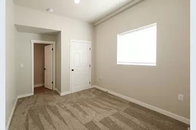 5042 S Viking Dr, South Ogden, UT 84403 - Photo 31