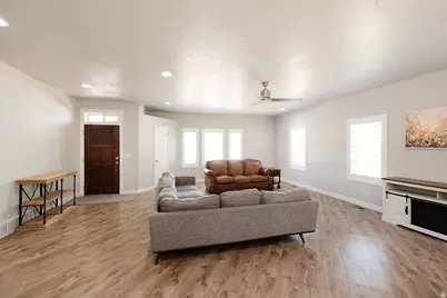 5042 S Viking Dr, South Ogden, UT 84403 - Photo 3