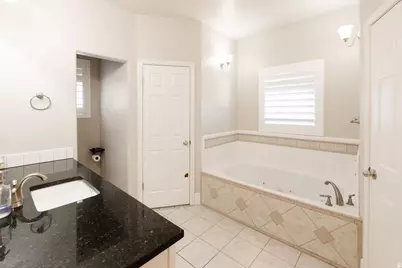 5042 S Viking Dr, South Ogden, UT 84403 - Photo 9