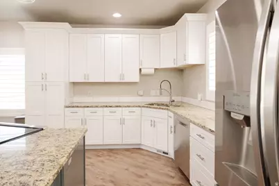 5042 S Viking Dr, South Ogden, UT 84403 - Photo 23