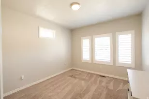 5042 S Viking Dr, South Ogden, UT 84403 - Photo 17