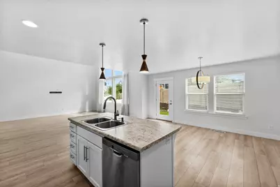 4887 W White Pearl Ct, Herriman, UT 84096 - Photo 5