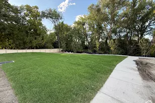 850 E Maplehurst Dr, Murray, UT 84107 - Photo 13