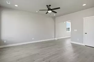 3385 E Baywater Dr, Eagle Mountain, UT 84005 - Photo 17