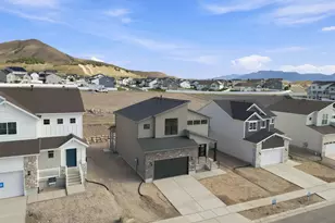 3385 E Baywater Dr, Eagle Mountain, UT 84005 - Photo 11