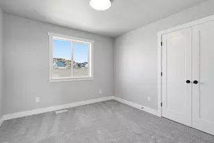3385 E Baywater Dr, Eagle Mountain, UT 84005 - Photo 33