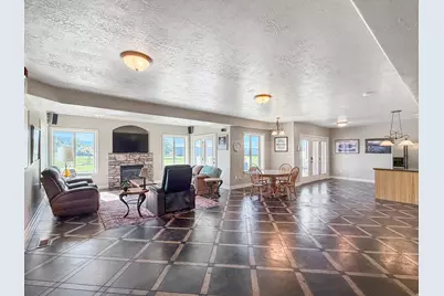 2221 W 1800 S, West Haven, UT 84401 - Photo 23