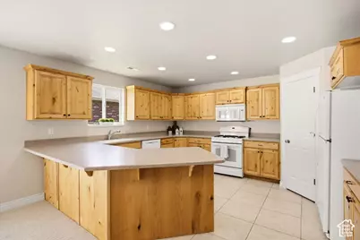 1025 W 2250 N, Layton, UT 84041 - Photo 9