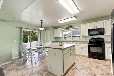 1076 S 1050 W, Woods Cross, UT 84087 - Photo 11