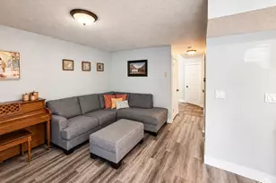 125 E Hanover Dr, Orem, UT 84058 - Photo 9