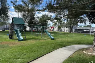125 E Hanover Dr, Orem, UT 84058 - Photo 29