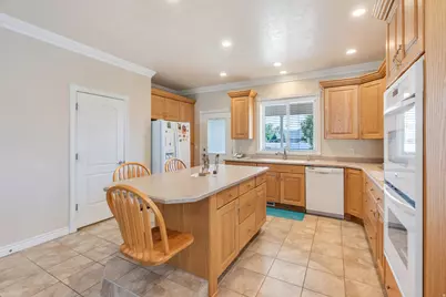 720 E 3230 N, Lehi, UT 84043 - Photo 9