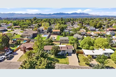 7320 S Chris Ln, Cottonwood Heights, UT 84121 - Photo 3