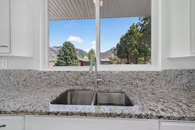 7320 S Chris Ln, Cottonwood Heights, UT 84121 - Photo 15