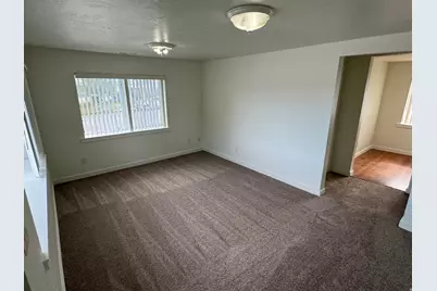 8775 S 40 E, Sandy, UT 84070 - Photo 9