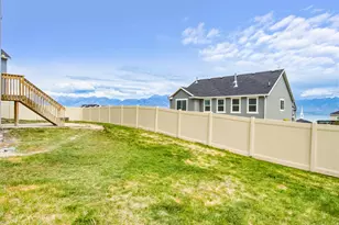 3256 S Iron Hl Cir, Saratoga Springs, UT 84045 - Photo 35