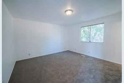 10273 S Countrywood Dr, Sandy, UT 84092 - Photo 15