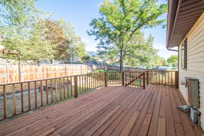 10273 S Countrywood Dr, Sandy, UT 84092 - Photo 21