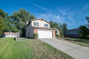 10273 S Countrywood Dr, Sandy, UT 84092 - Photo 3