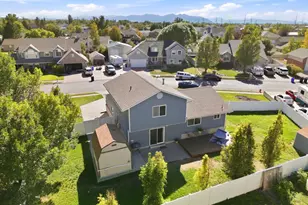 934 W Meadowlark Ln N, West Bountiful, UT 84087 - Photo 3