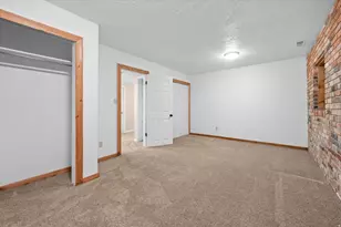 254 E 1825 N, Centerville, UT 84014 - Photo 55