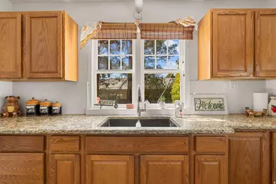 235 N 200 W, Hurricane, UT 84737 - Photo 7
