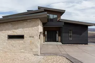 197 W Olympic Ln, Elk Ridge, UT 84651 - Photo 15