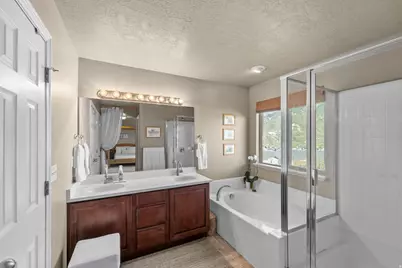 14961 S Winged Bluff Ln, Draper (UT Cnty), UT 84020 - Photo 19