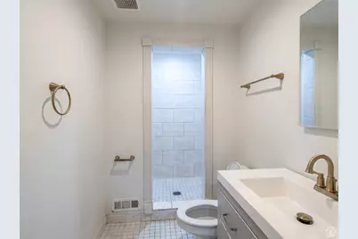 7112 S 2780 E, Cottonwood Heights, UT 84121 - Photo 13