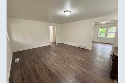 7112 S 2780 E, Cottonwood Heights, UT 84121 - Photo 3