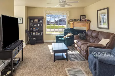 275 W 60 S, Hyde Park, UT 84318 - Photo 5