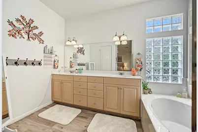 23 N Shadow Ridge Dr, Washington, UT 84780 - Photo 25
