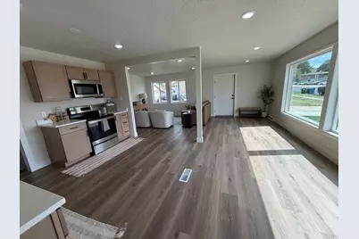 272 E 4800 S, Washington Terrace, UT 84405 - Photo 3