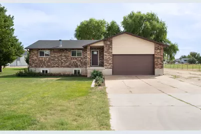 2129 W 2700 N, Farr West, UT 84404 - Photo 1
