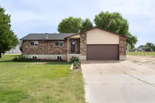 2129 W 2700 N, Farr West, UT 84404 - Photo 1