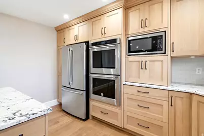 7262 S Towncrest Dr, Cottonwood Heights, UT 84121 - Photo 13
