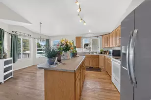 569 E 2200 S, Clearfield, UT 84015 - Photo 9