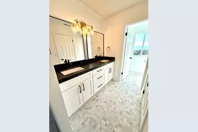 10158 S High Point Ln E, Sandy, UT 84092 - Photo 9