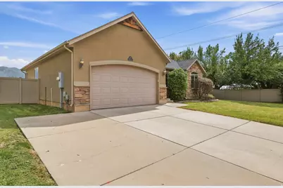 1018 N 2325 W, Layton, UT 84041 - Photo 3