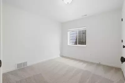 1018 N 2325 W, Layton, UT 84041 - Photo 41