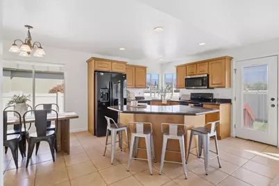1018 N 2325 W, Layton, UT 84041 - Photo 11