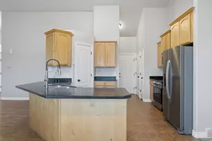 8249 S Maple Fork Dr, West Jordan, UT 84088 - Photo 11