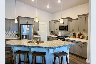 3911 S Sugar Plum Way, Washington, UT 84780 - Photo 7
