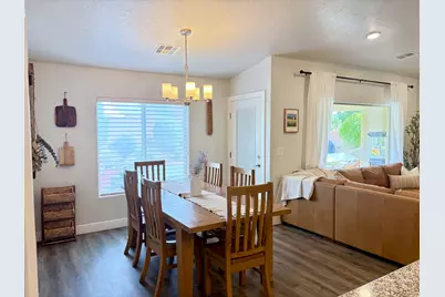 3911 S Sugar Plum Way, Washington, UT 84780 - Photo 5